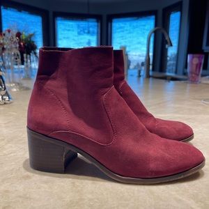 Gianni Bini maroon ankle boots